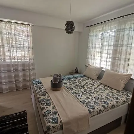 анестиеви Apartment *